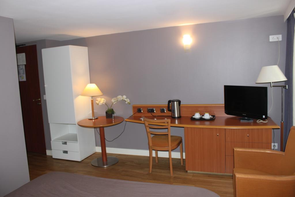 Hotel Metropolitain Paris Room photo