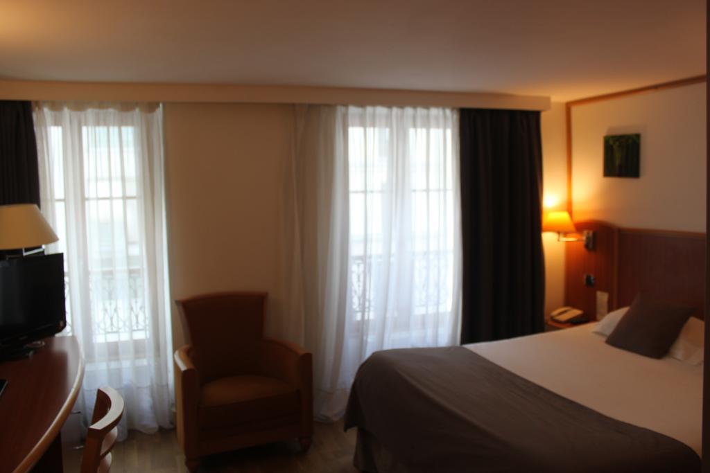 Hotel Metropolitain Paris Room photo
